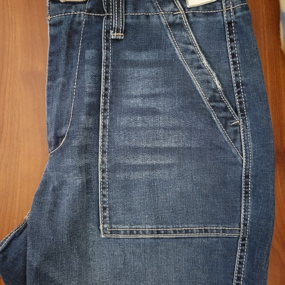 Time and Tru Size 4 High Rise Shorts